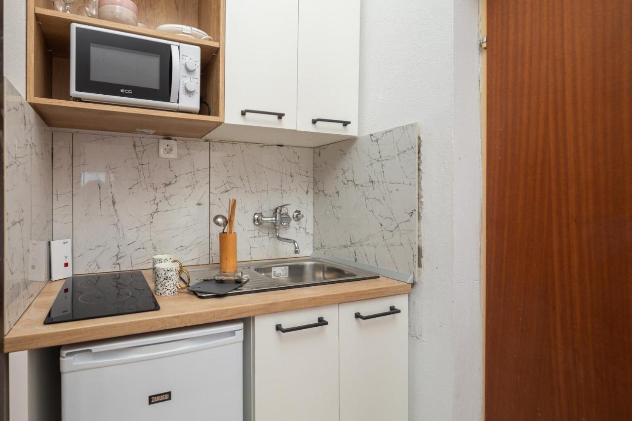 Beach Apartments Borovina Stanici Bagian luar foto