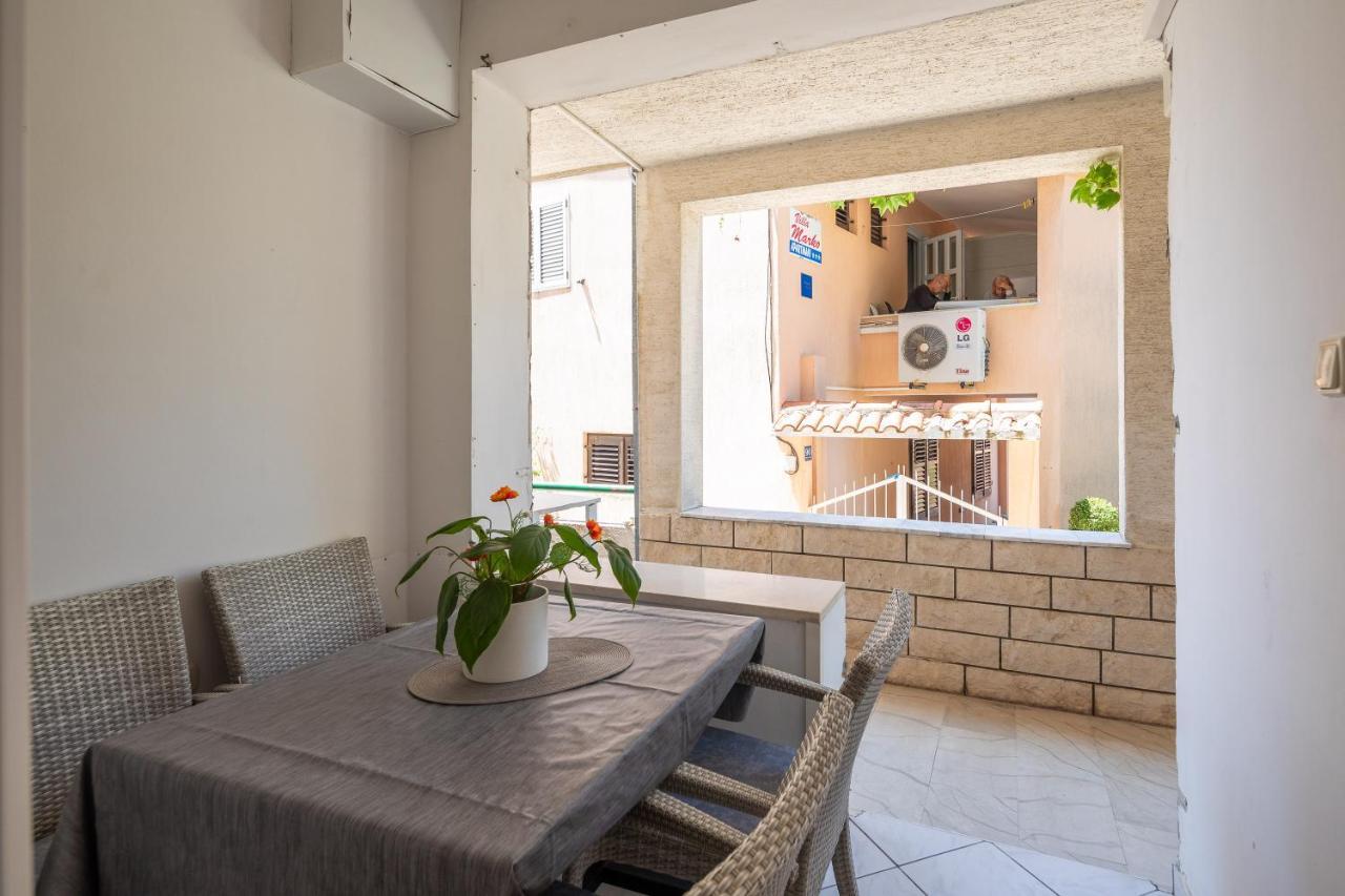 Beach Apartments Borovina Stanici Bagian luar foto