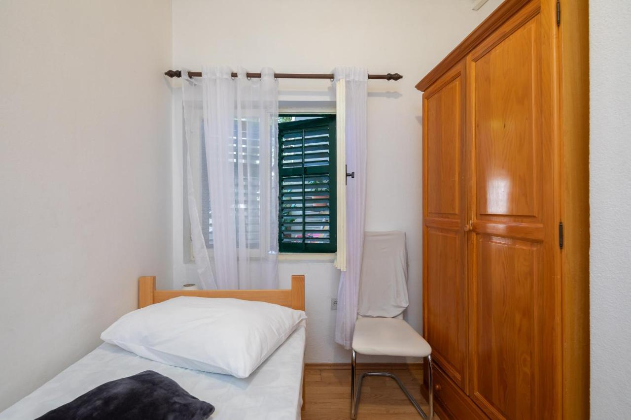Beach Apartments Borovina Stanici Bagian luar foto